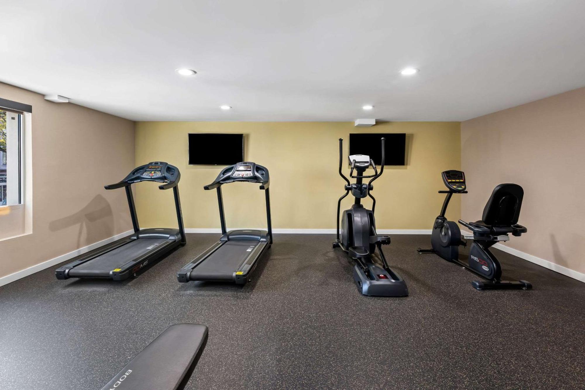 The Penn Stroud, Stroudsburg - Poconos, Ascend Hotel Collection Экстерьер фото