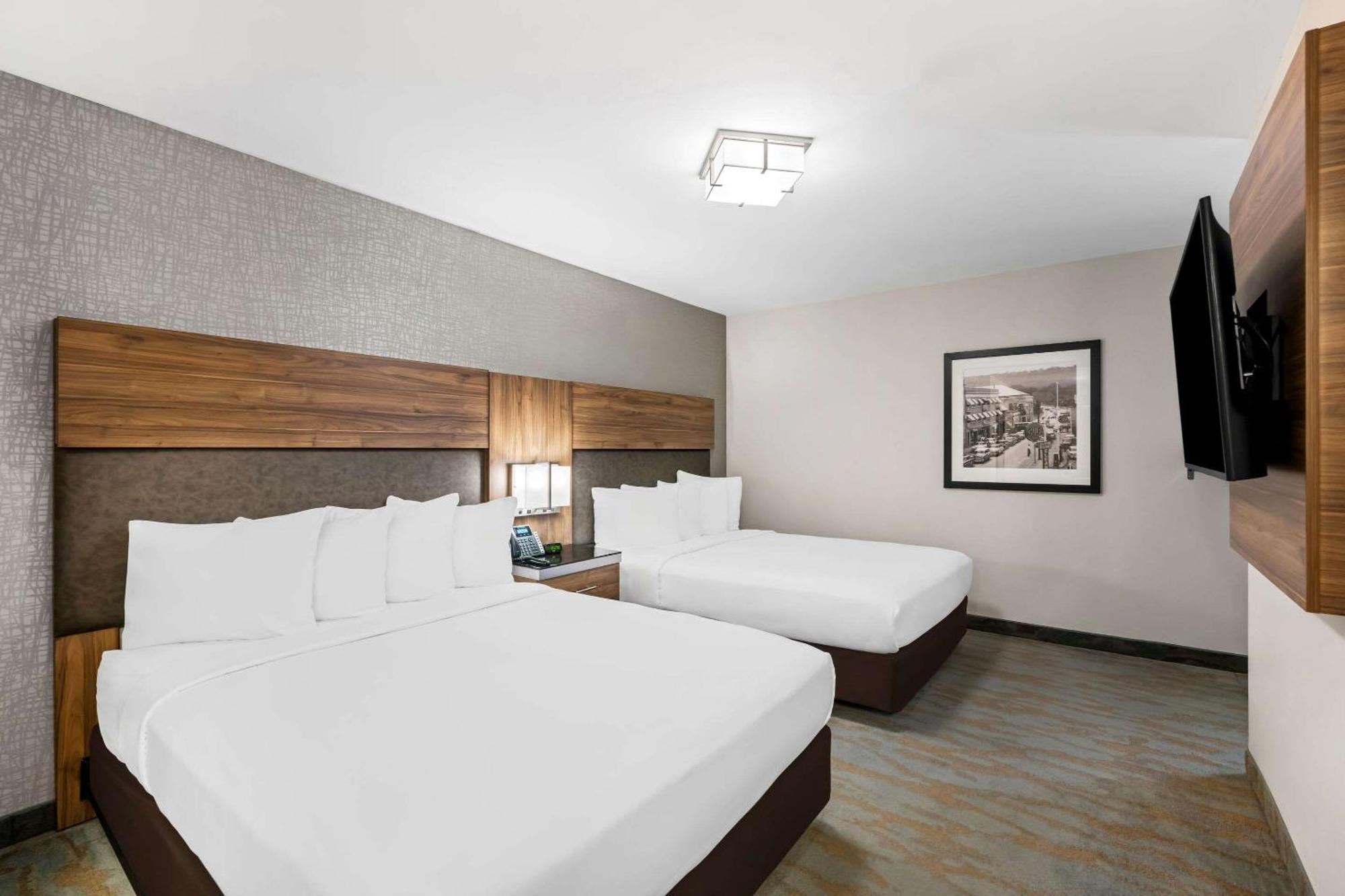 The Penn Stroud, Stroudsburg - Poconos, Ascend Hotel Collection Экстерьер фото