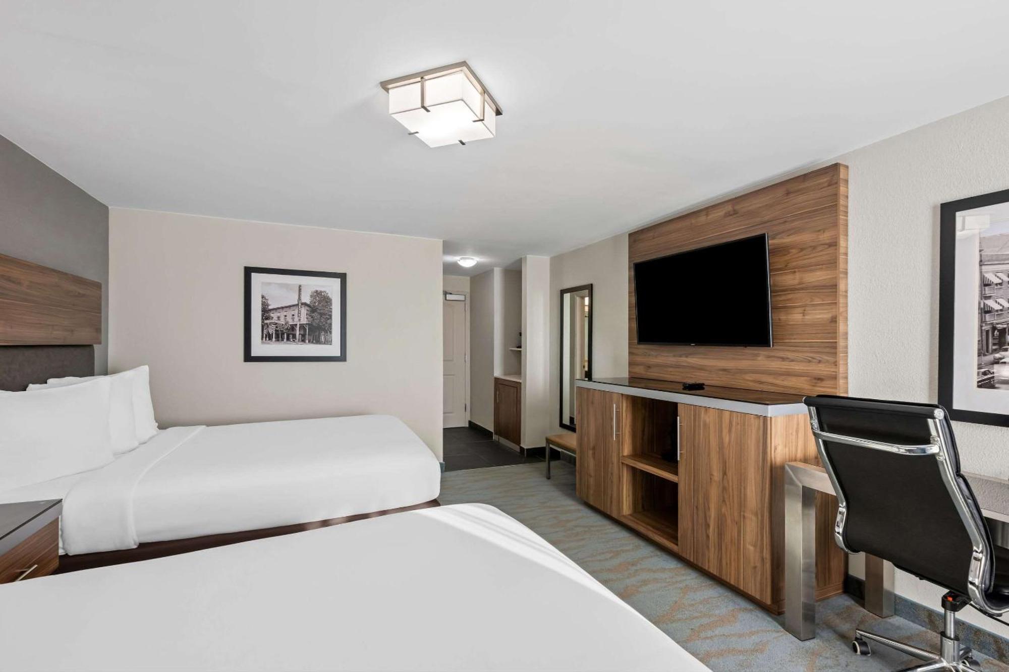The Penn Stroud, Stroudsburg - Poconos, Ascend Hotel Collection Экстерьер фото